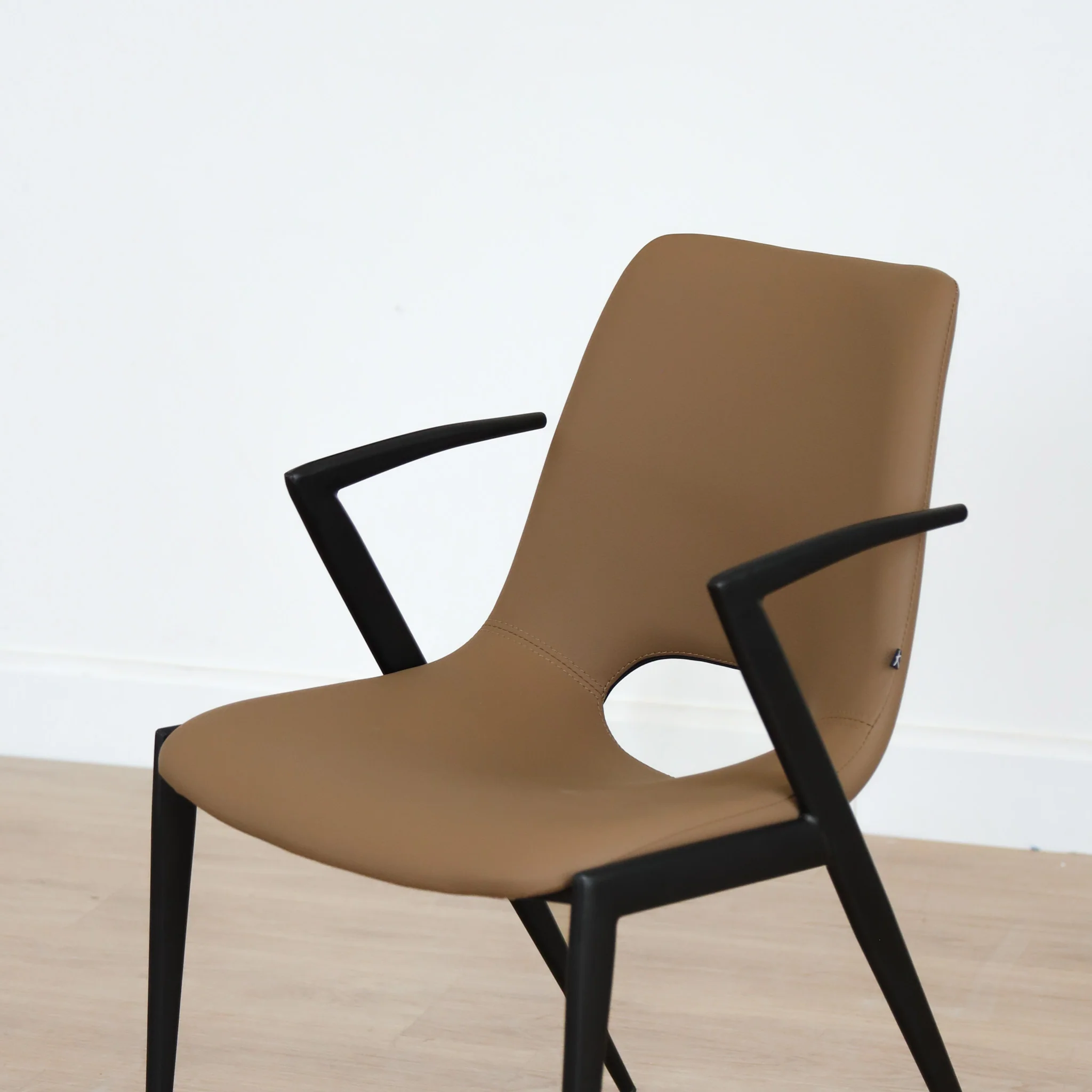 Chaise de cuisine en cuir végane  - Gladys - Image 7