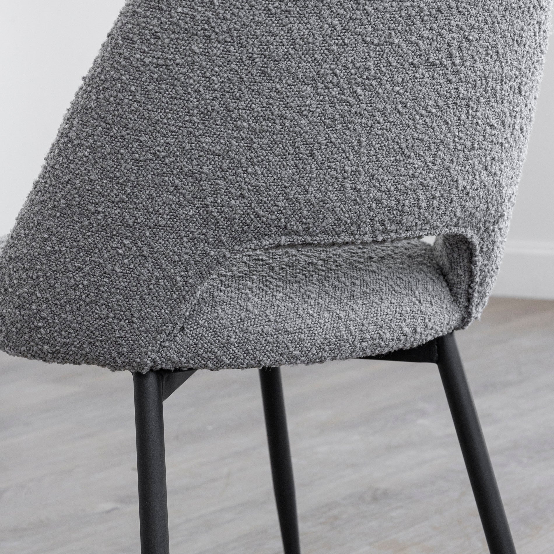 Chaise de cuisine en tissu bouclé souris - Germaine - Image 5