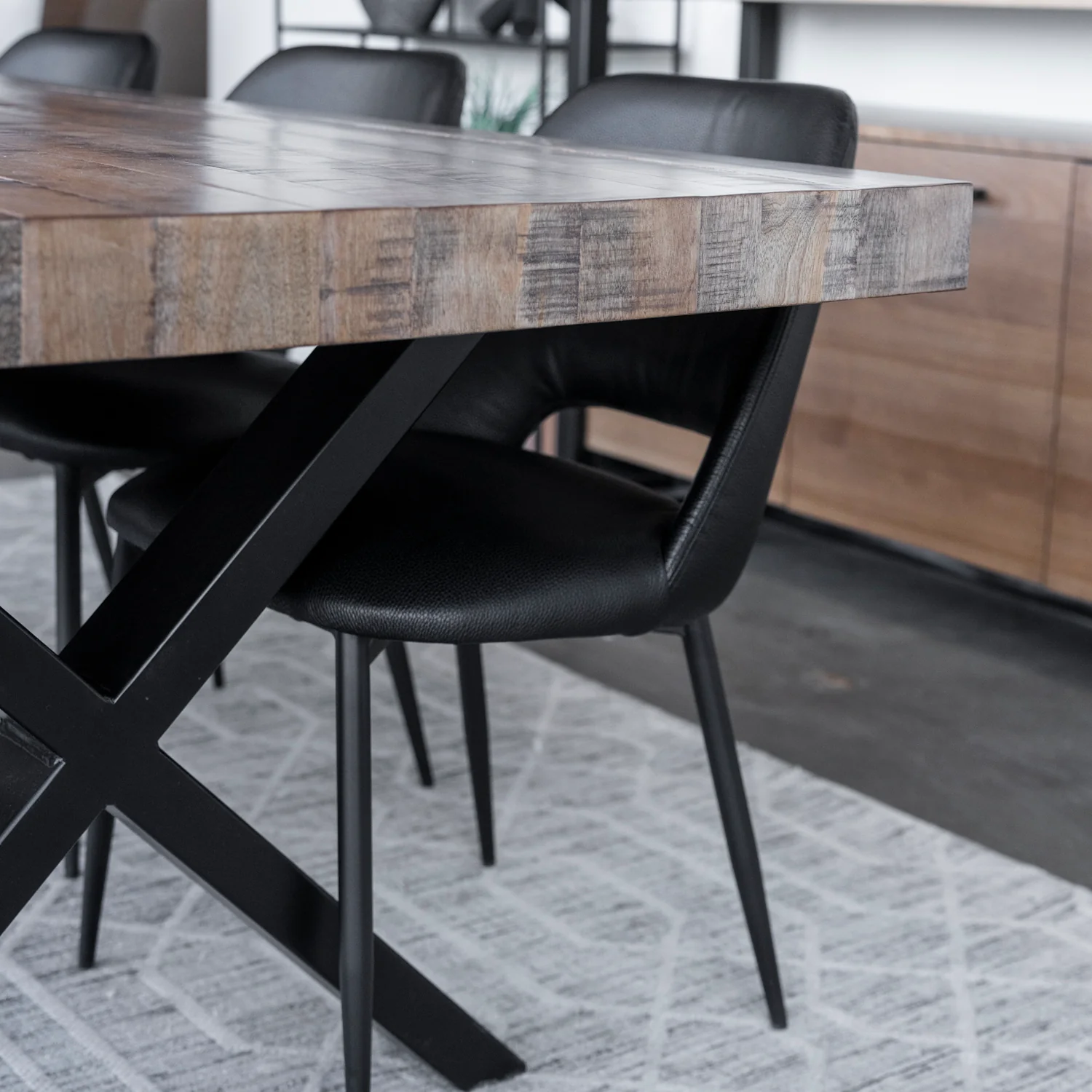 Chaise de cuisine en cuir noir - Germaine - Image 10