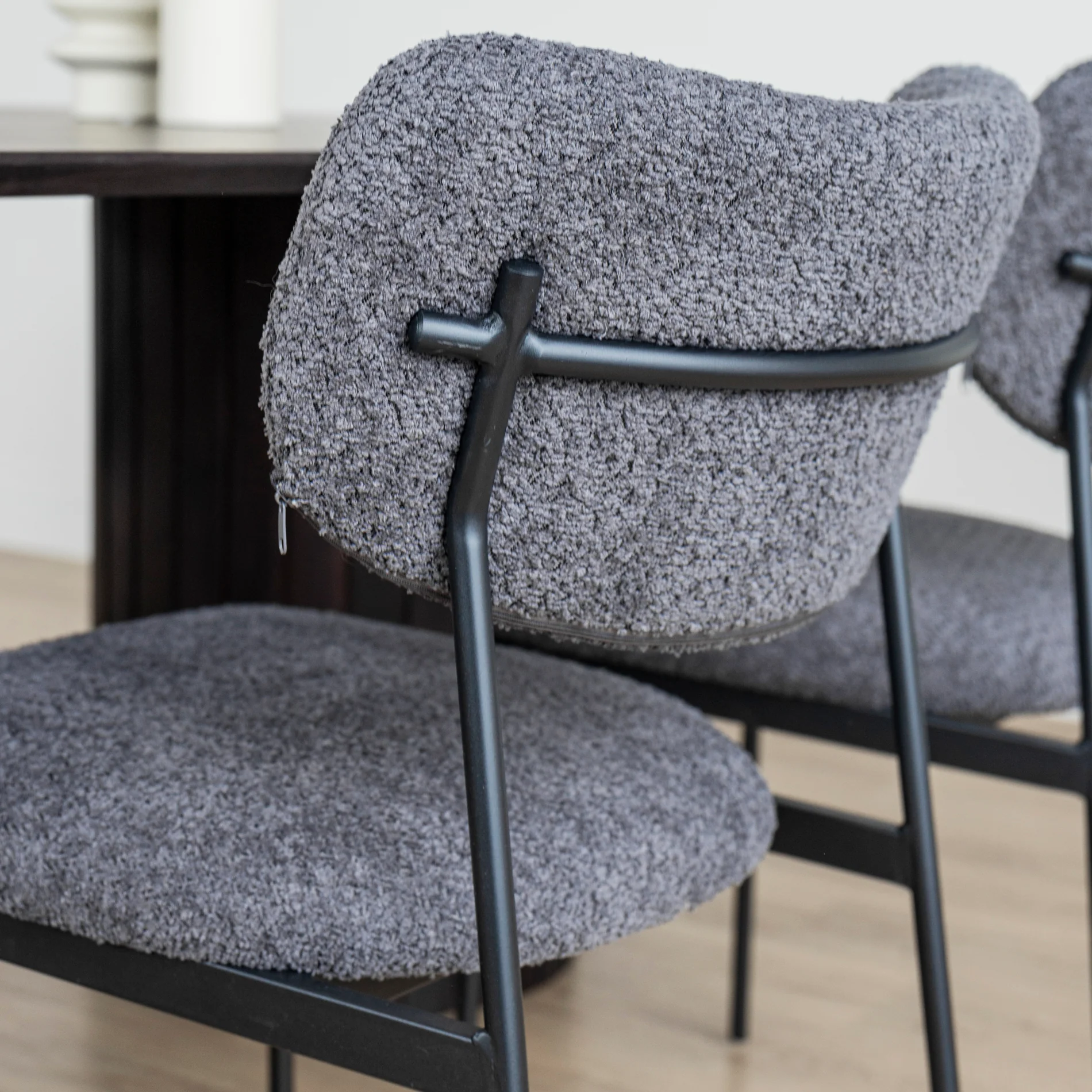 Chaise de cuisine en tissu bouclette ardoise -Lydia - Image 3