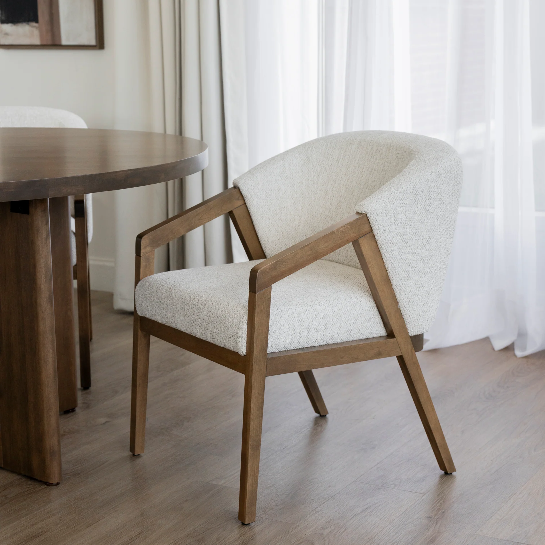 Chaise de cuisine en tissu boucle d'or et merisier pacane - Maurice - Image 2