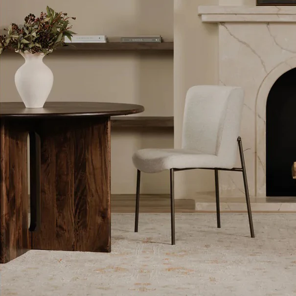 Chaise de cuisine en tissus beige - Nadeau