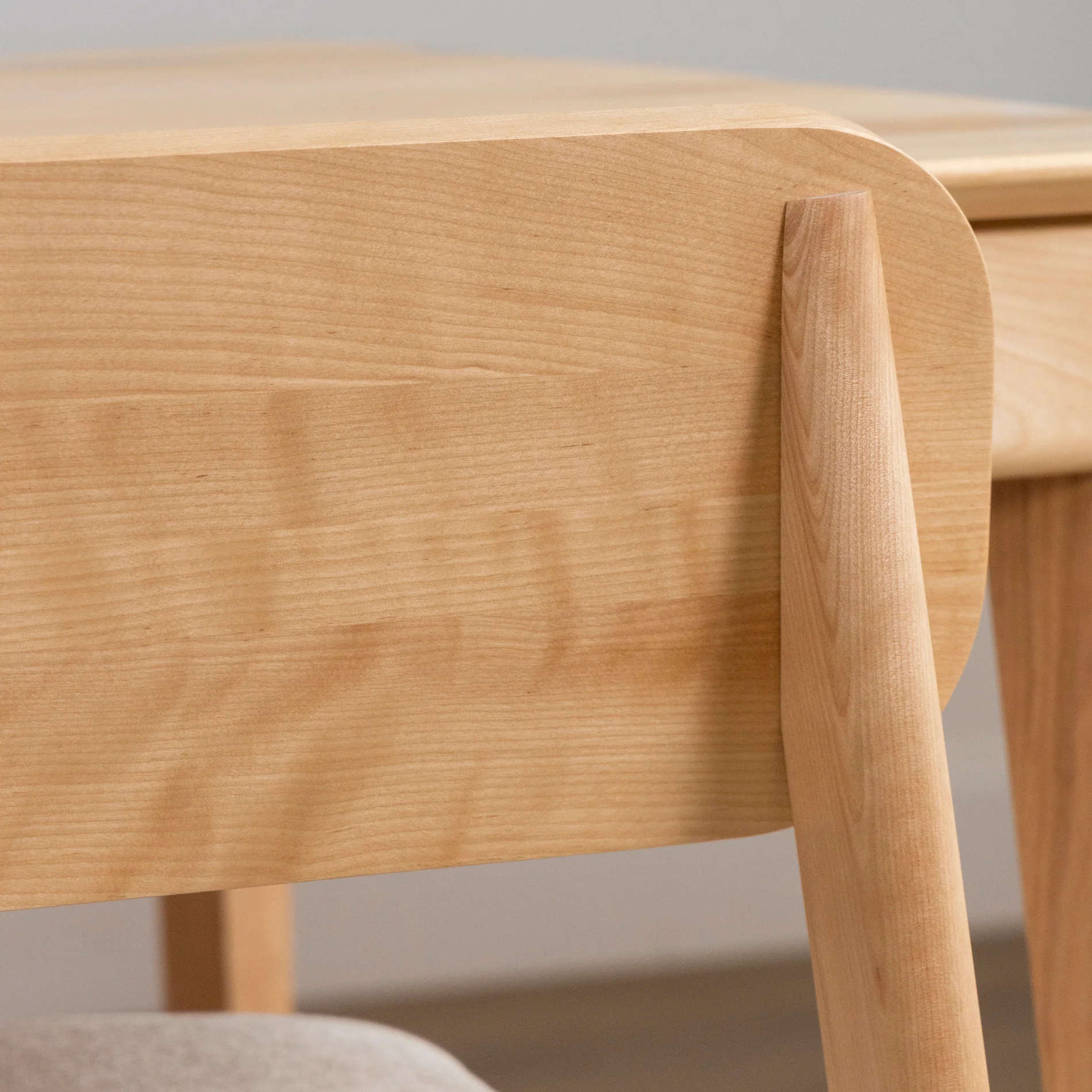 Chaise de cuisine en tissu sablon et merisier naturel - Nora - Image 3