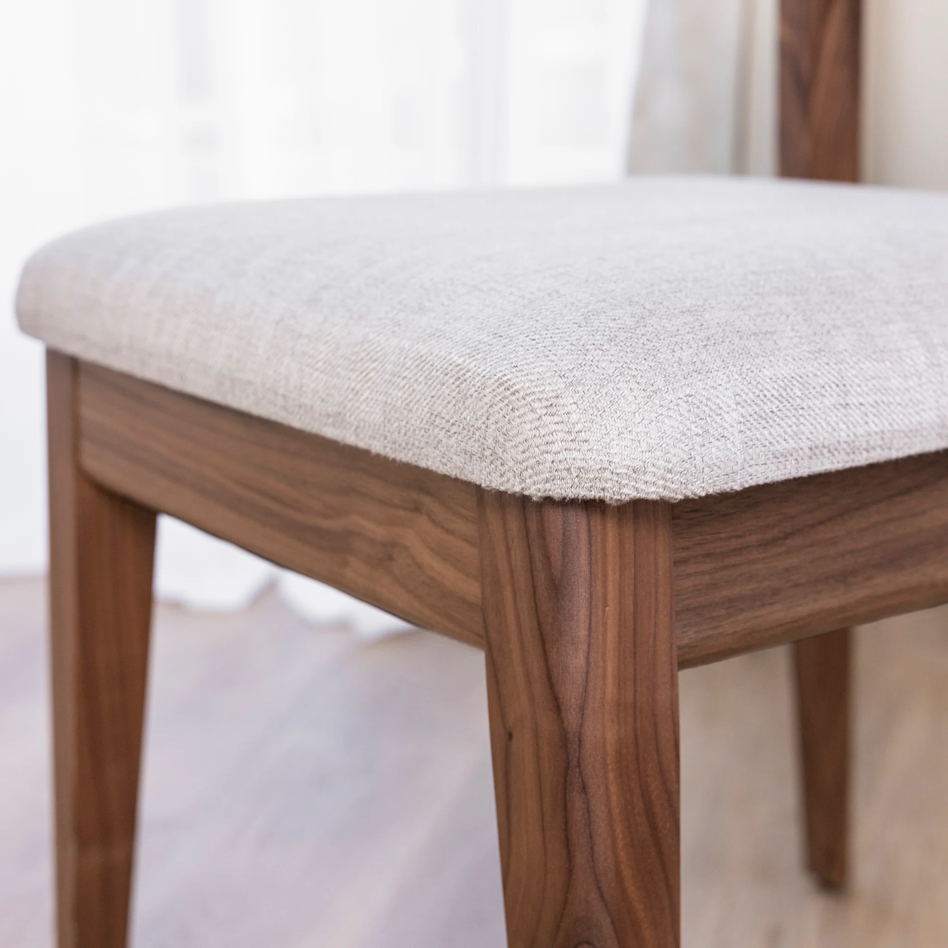 Chaise de cuisine en tissu géode et noyer naturel - Nora - Image 10