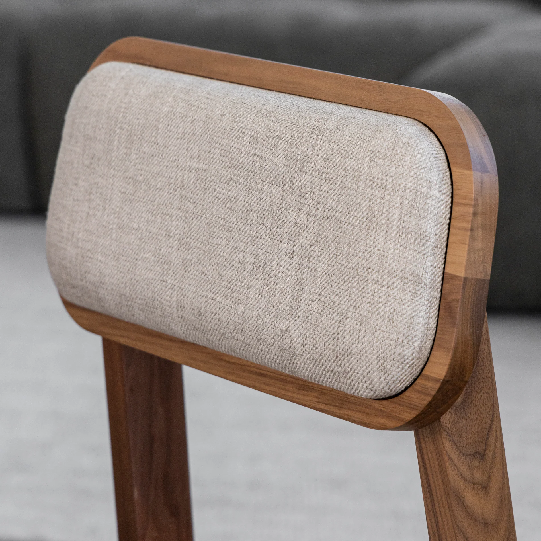 Chaise de cuisine en tissu géode et noyer naturel - Nora - Image 4