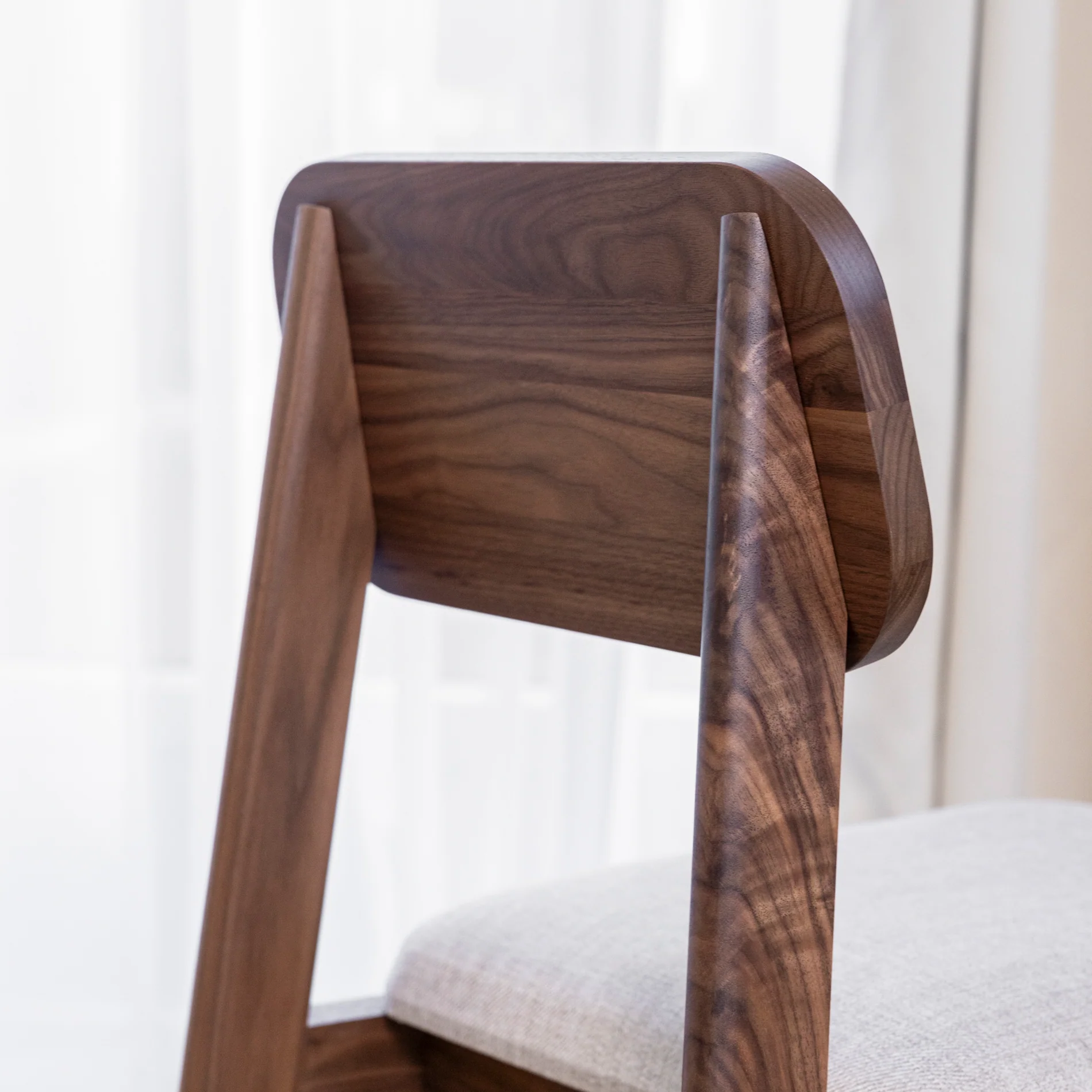 Chaise de cuisine en tissu géode et noyer naturel - Nora - Image 9