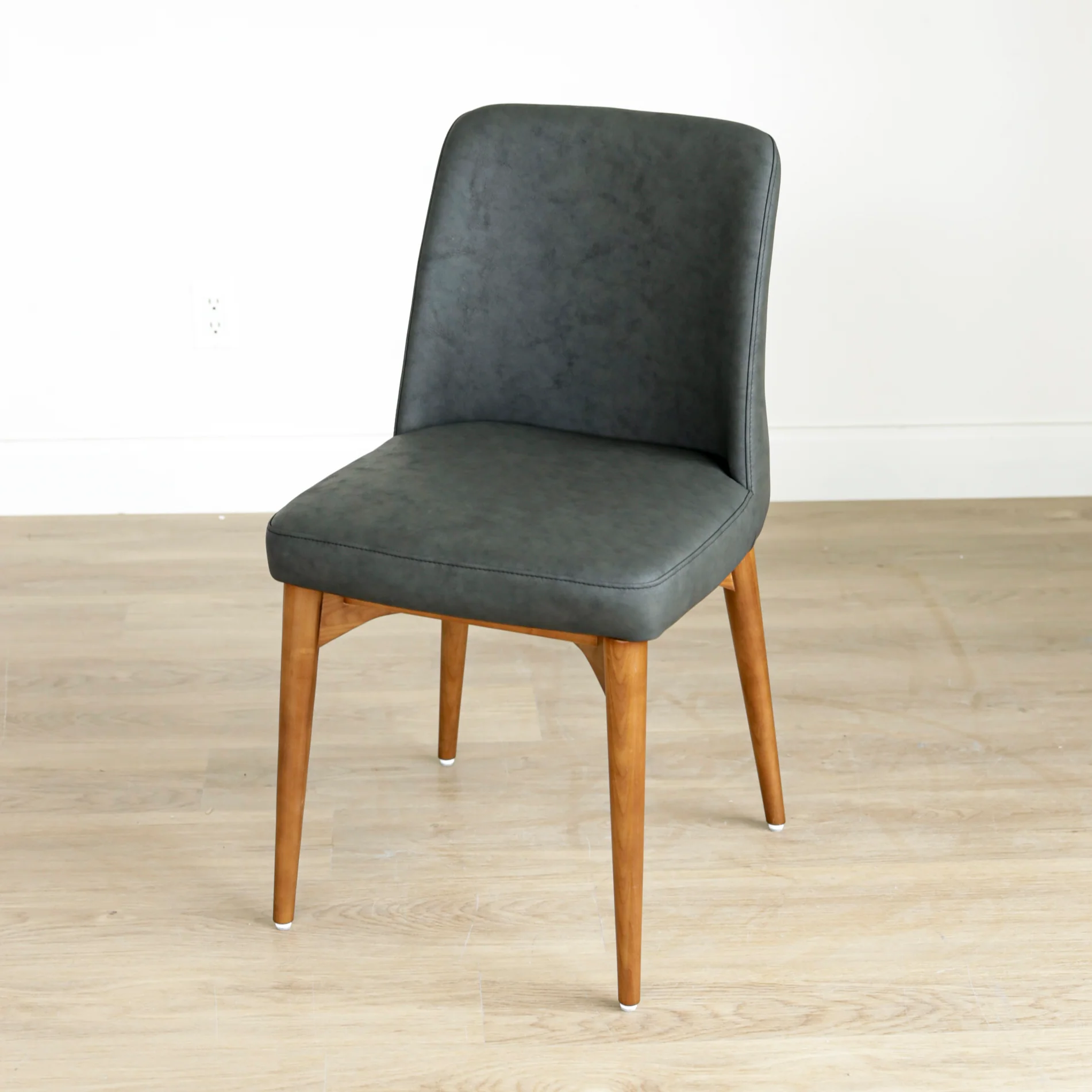 Chaise de cuisine en cuir végane noir - Odile - Image 3