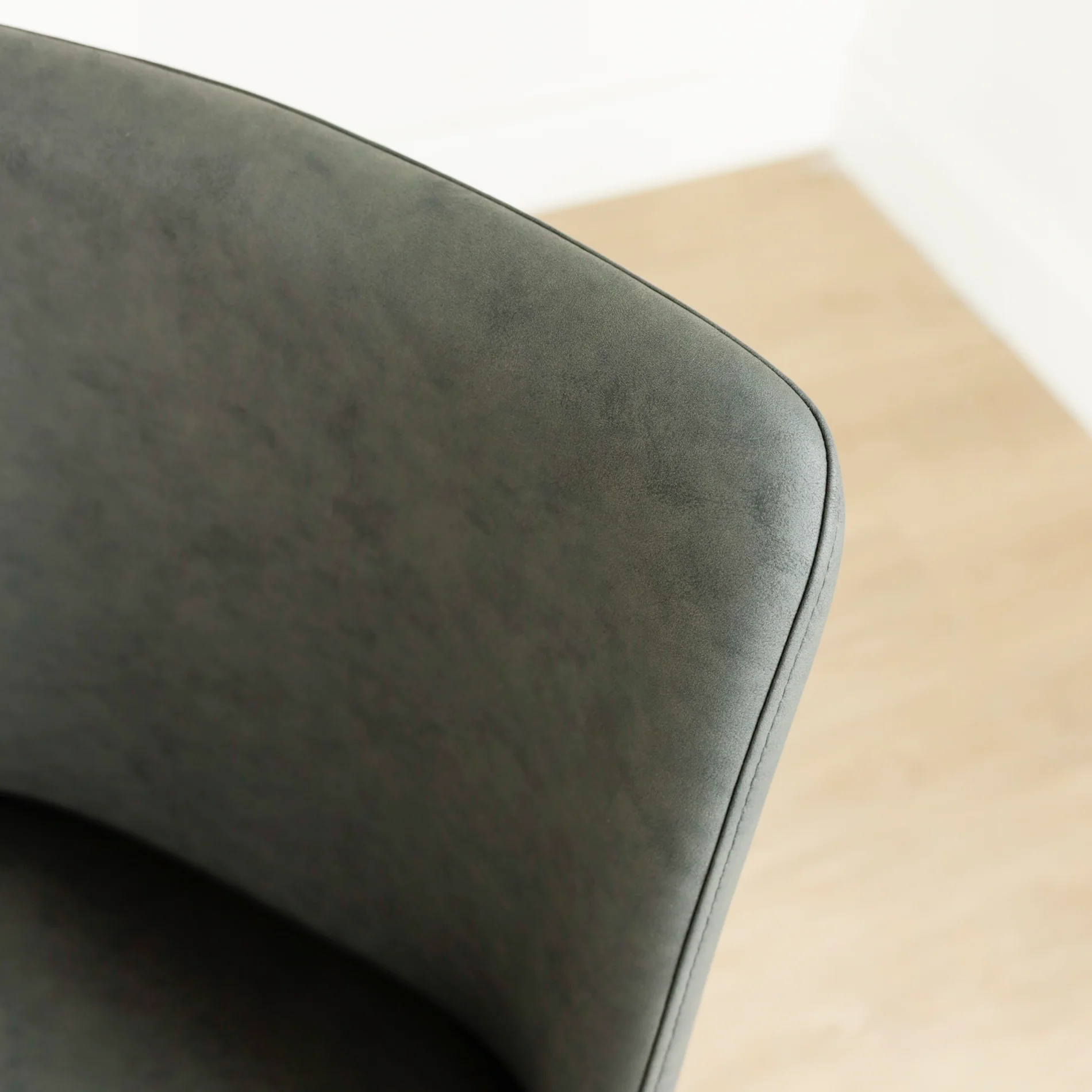 Chaise de cuisine en cuir végane noir - Odile - Image 7