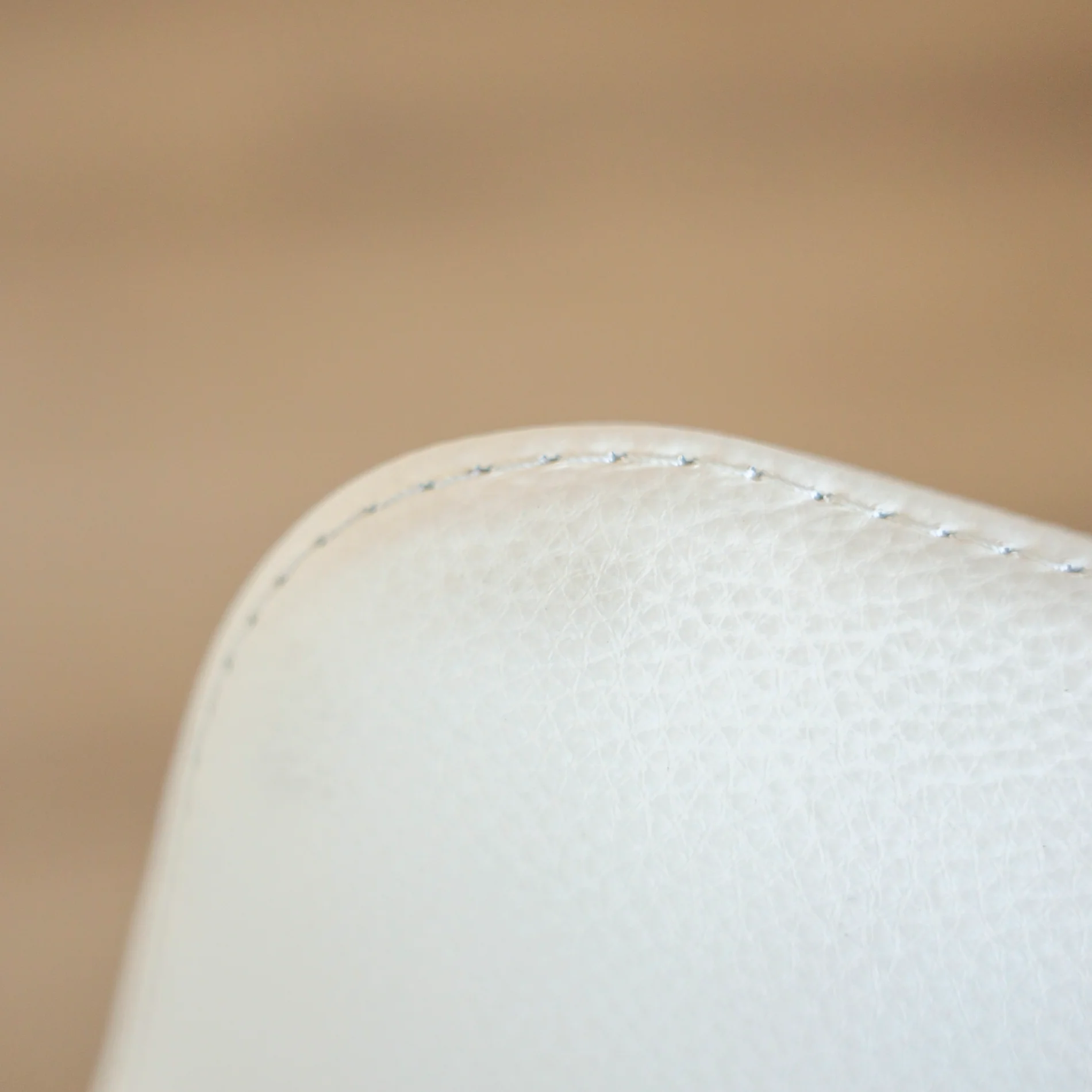 Ensemble de 3 chaises de cuisine en cuir blanc - Iris - Image 4