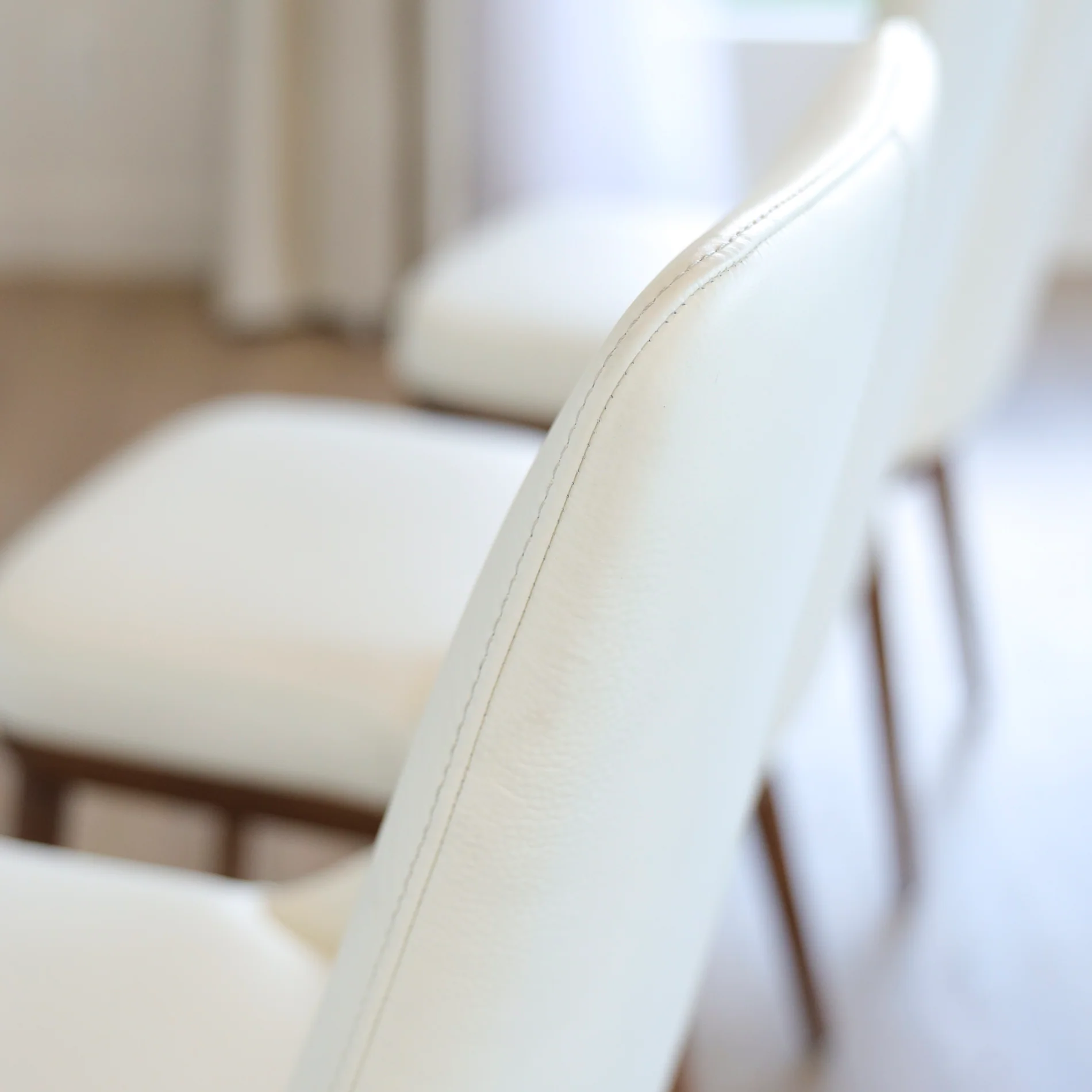 Ensemble de 3 chaises de cuisine en cuir blanc - Iris - Image 8
