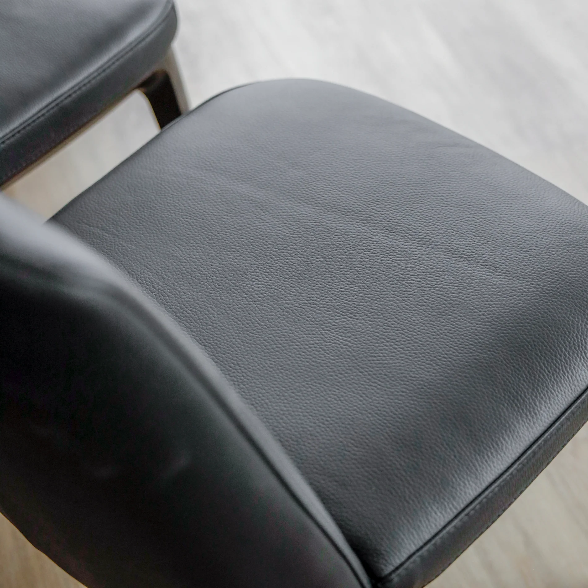 Ensemble de 6 chaises de cuisine en cuir noir - Tessa - Image 8