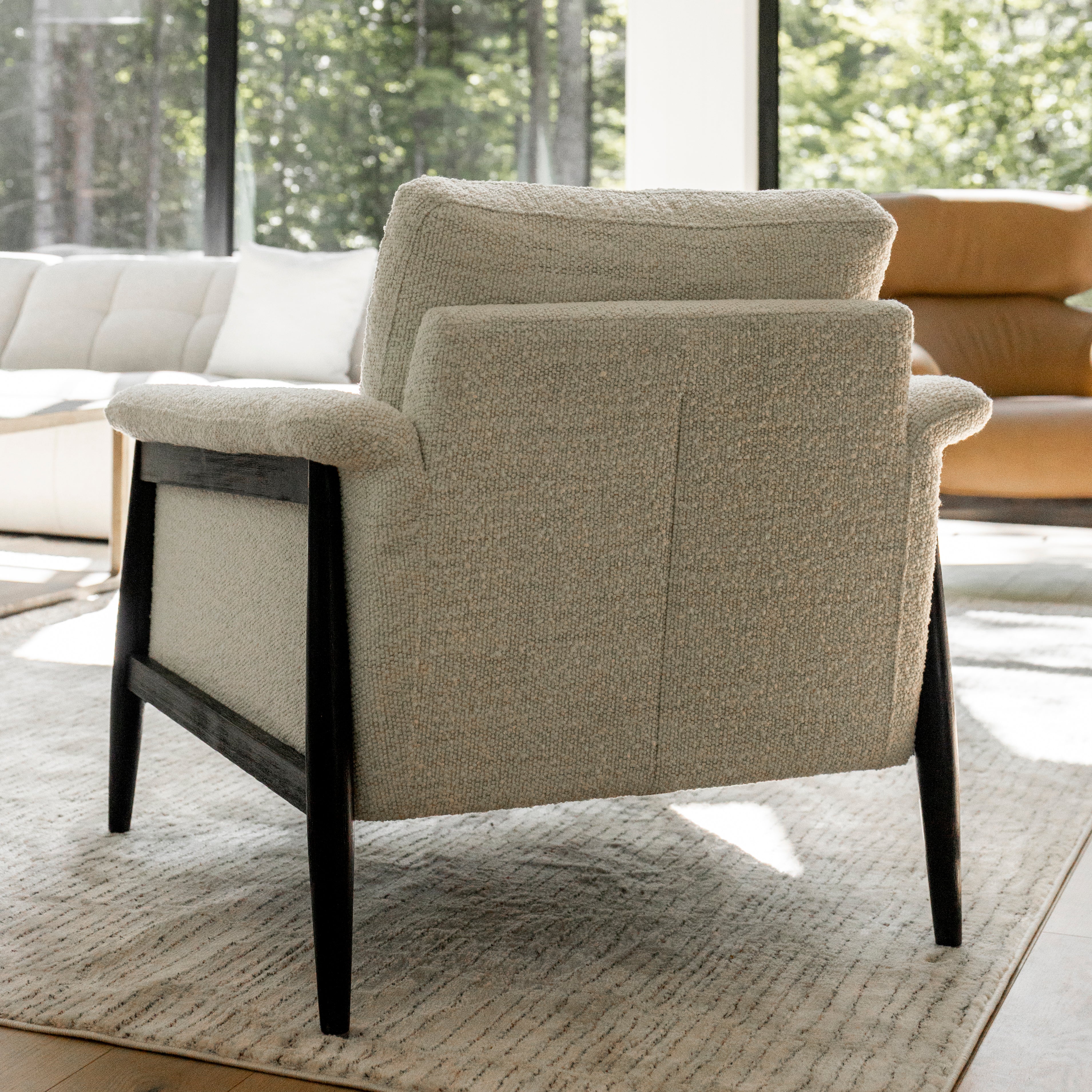 Fauteuil en tissu bouclé - Arnold - Image 4