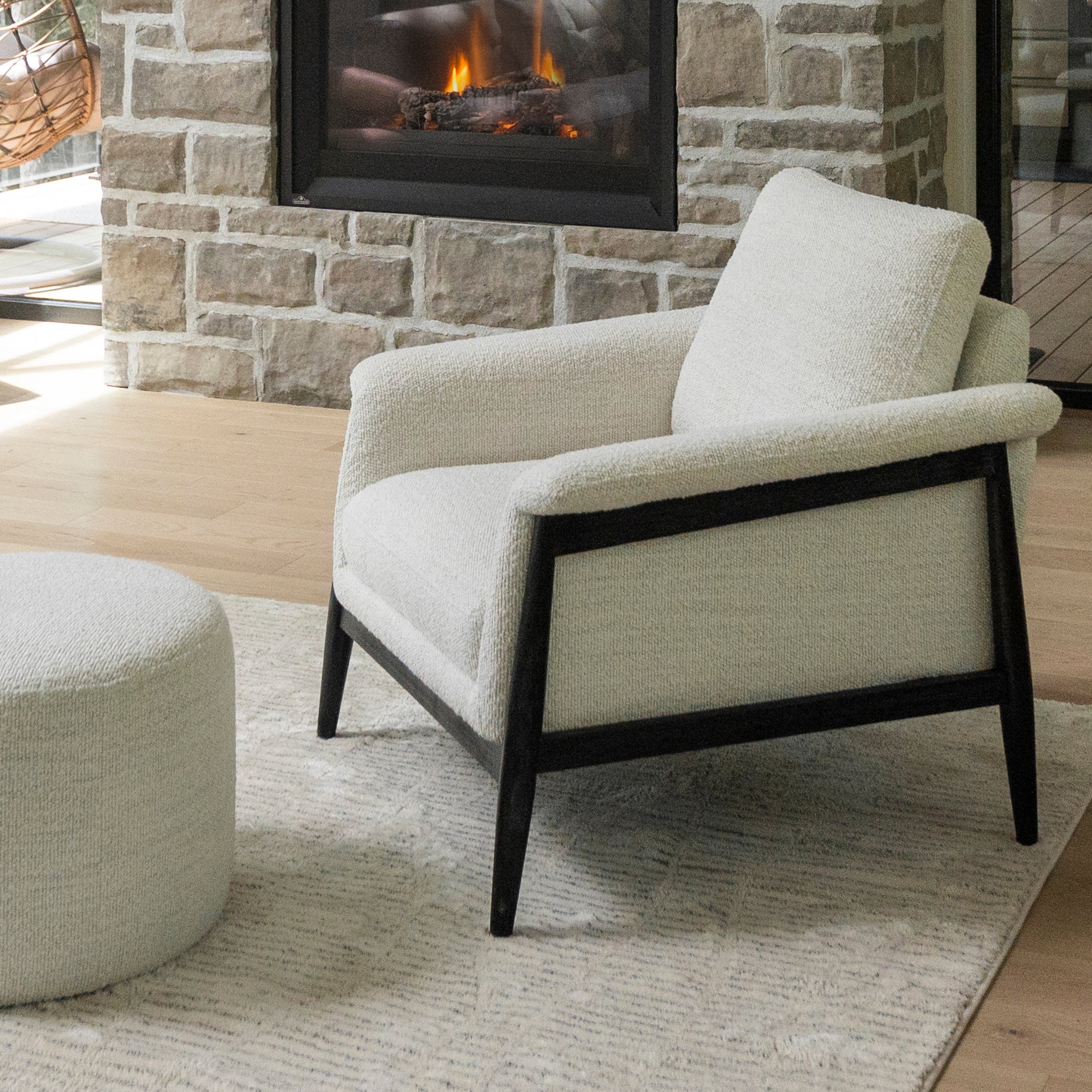 Fauteuil en tissu bouclé - Arnold - Image 6