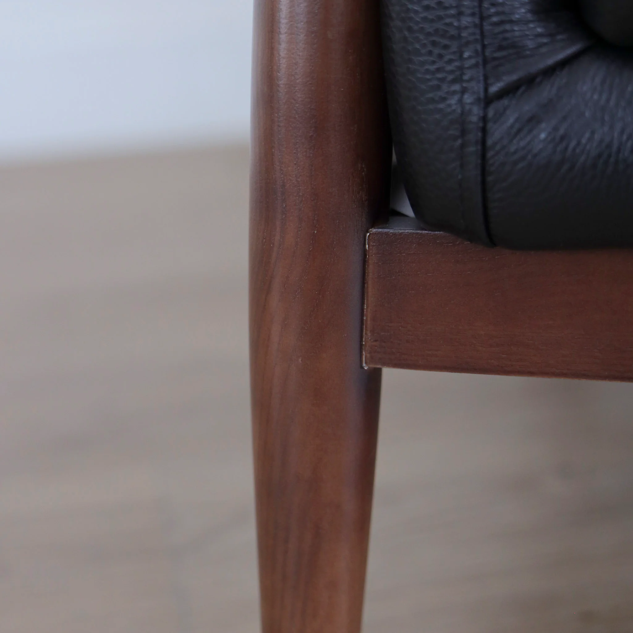 Fauteuil en cuir noir - Arnold - Image 8
