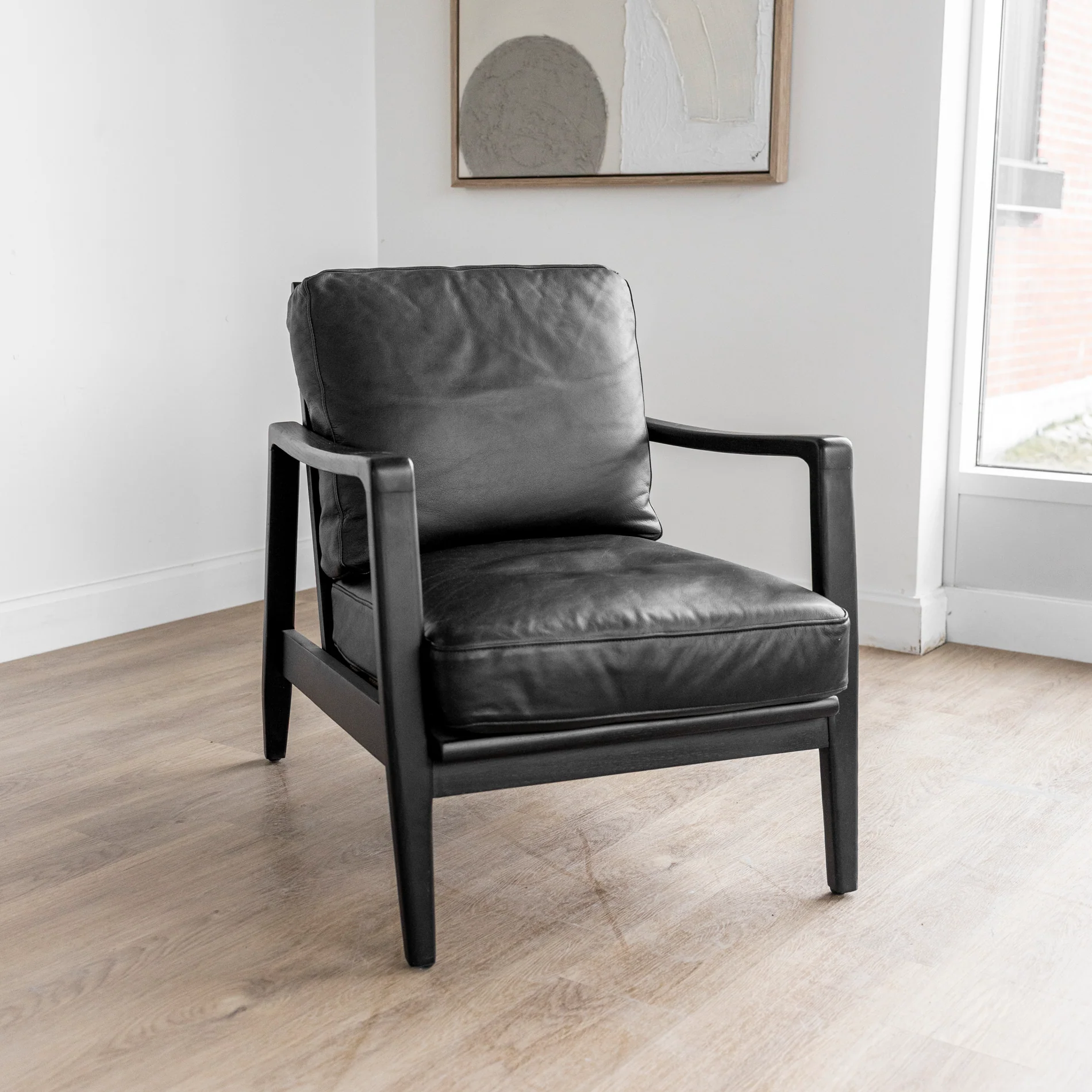 Fauteuil en cuir noir avec bois noir - Lucien