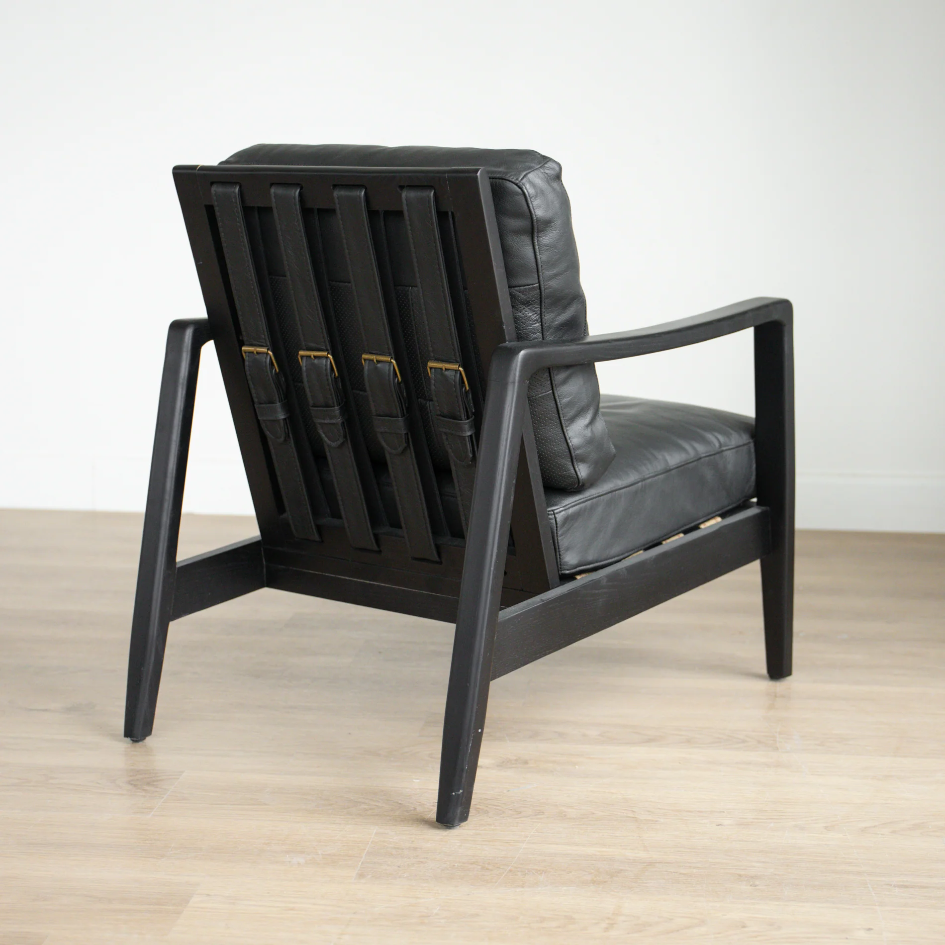 Fauteuil en cuir noir avec bois noir - Lucien - Image 13