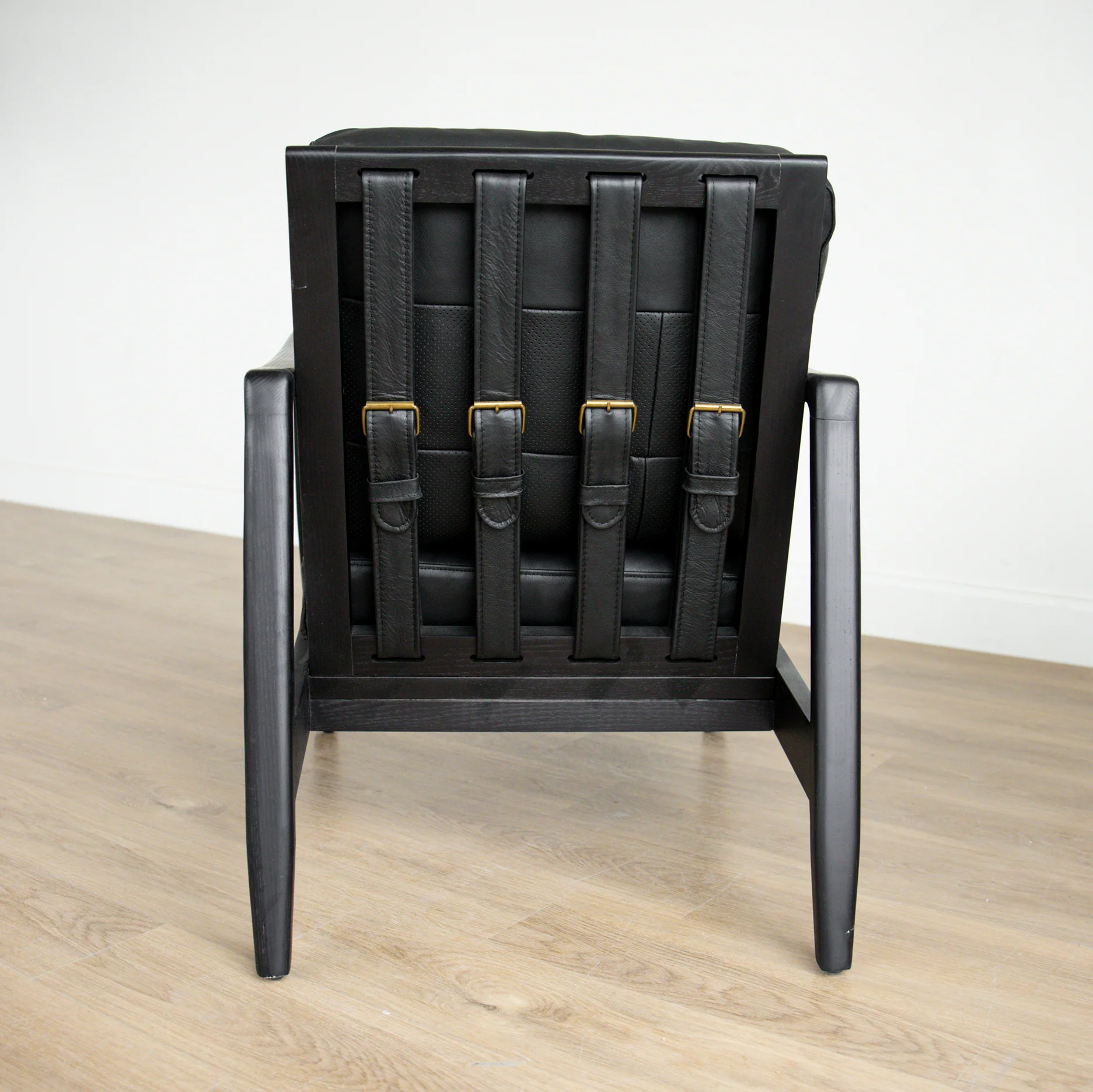 Fauteuil en cuir noir avec bois noir - Lucien - Image 2