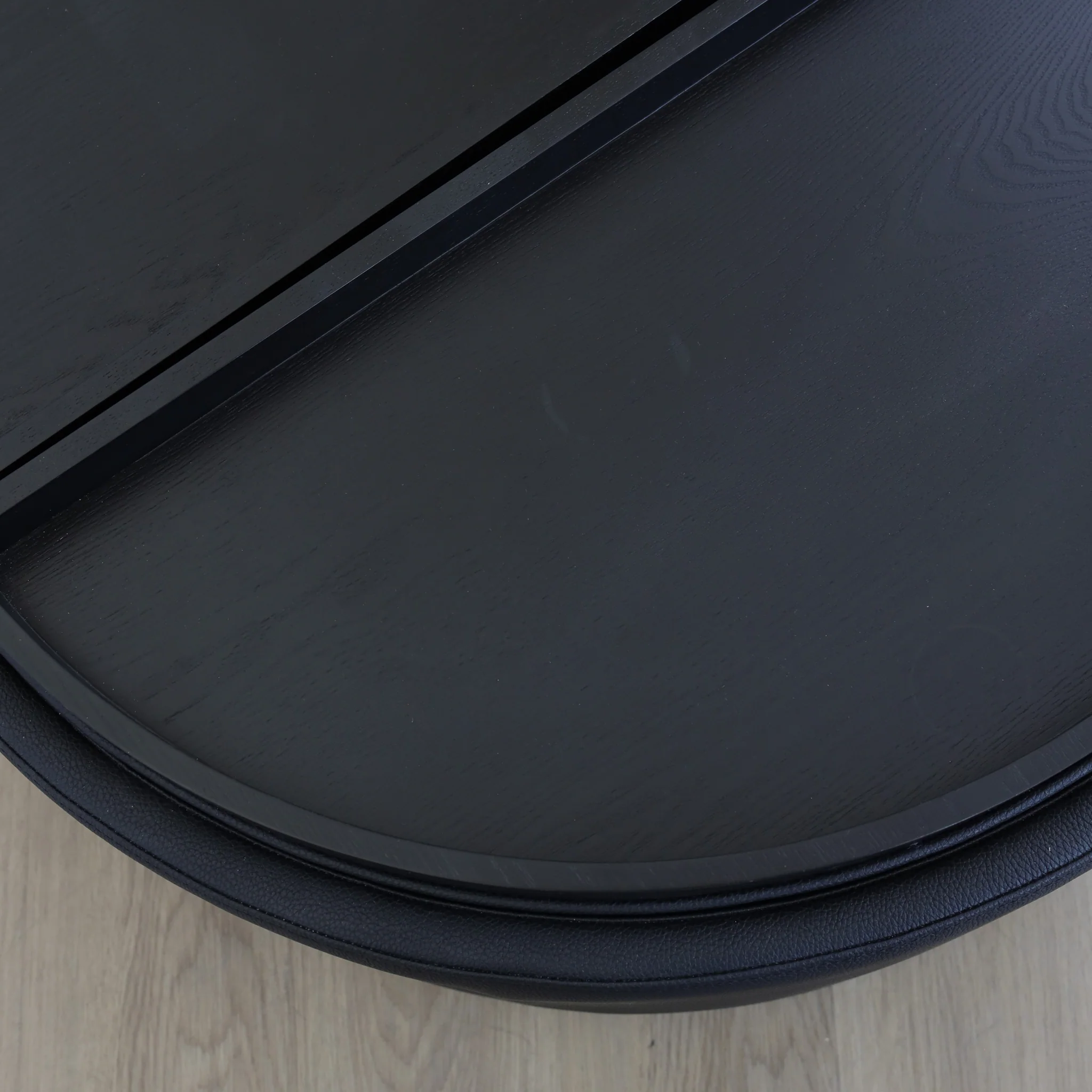 Ottoman en cuir végane noir - West - Image 3