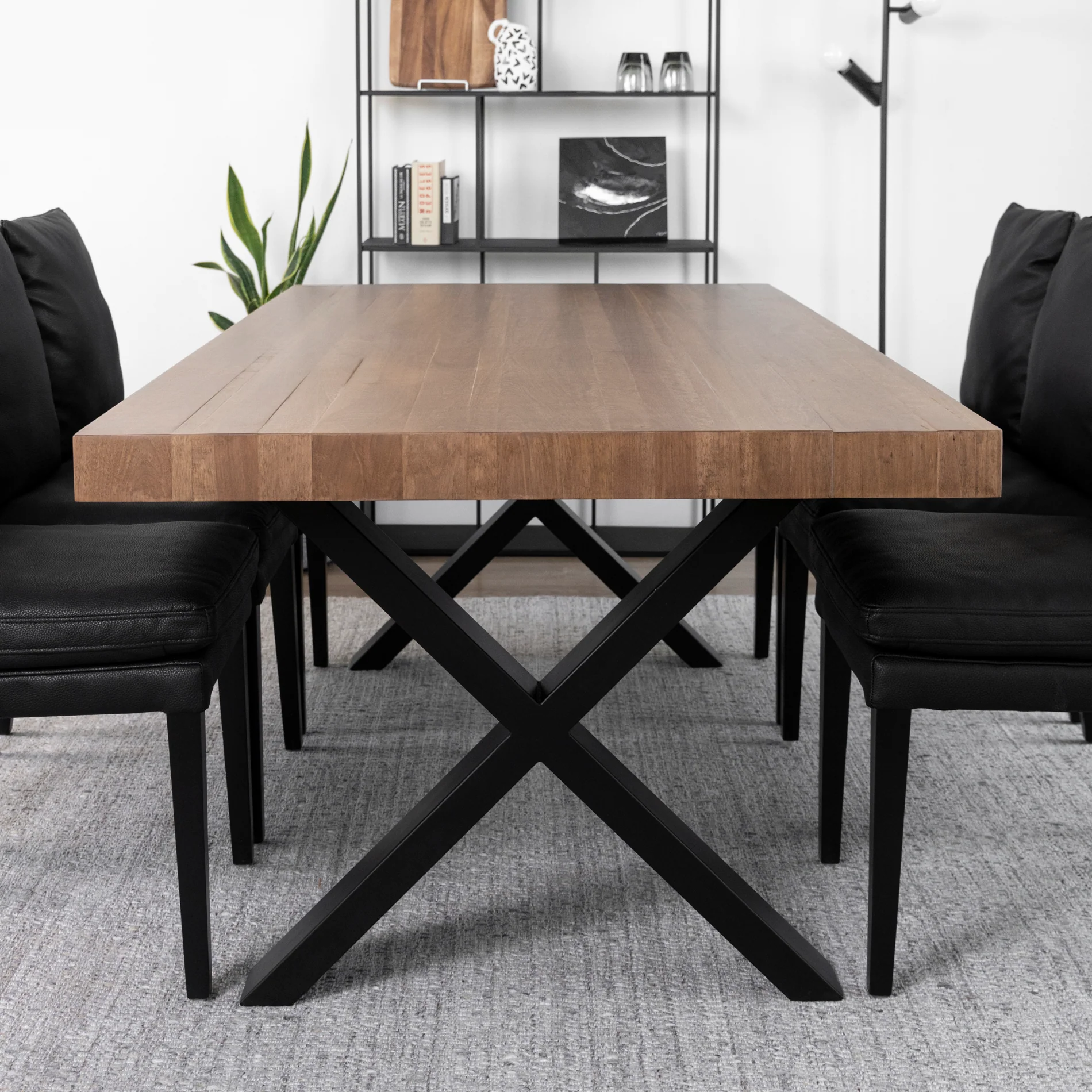 Table de cuisine en merisier ambré - Lavallée - Image 3