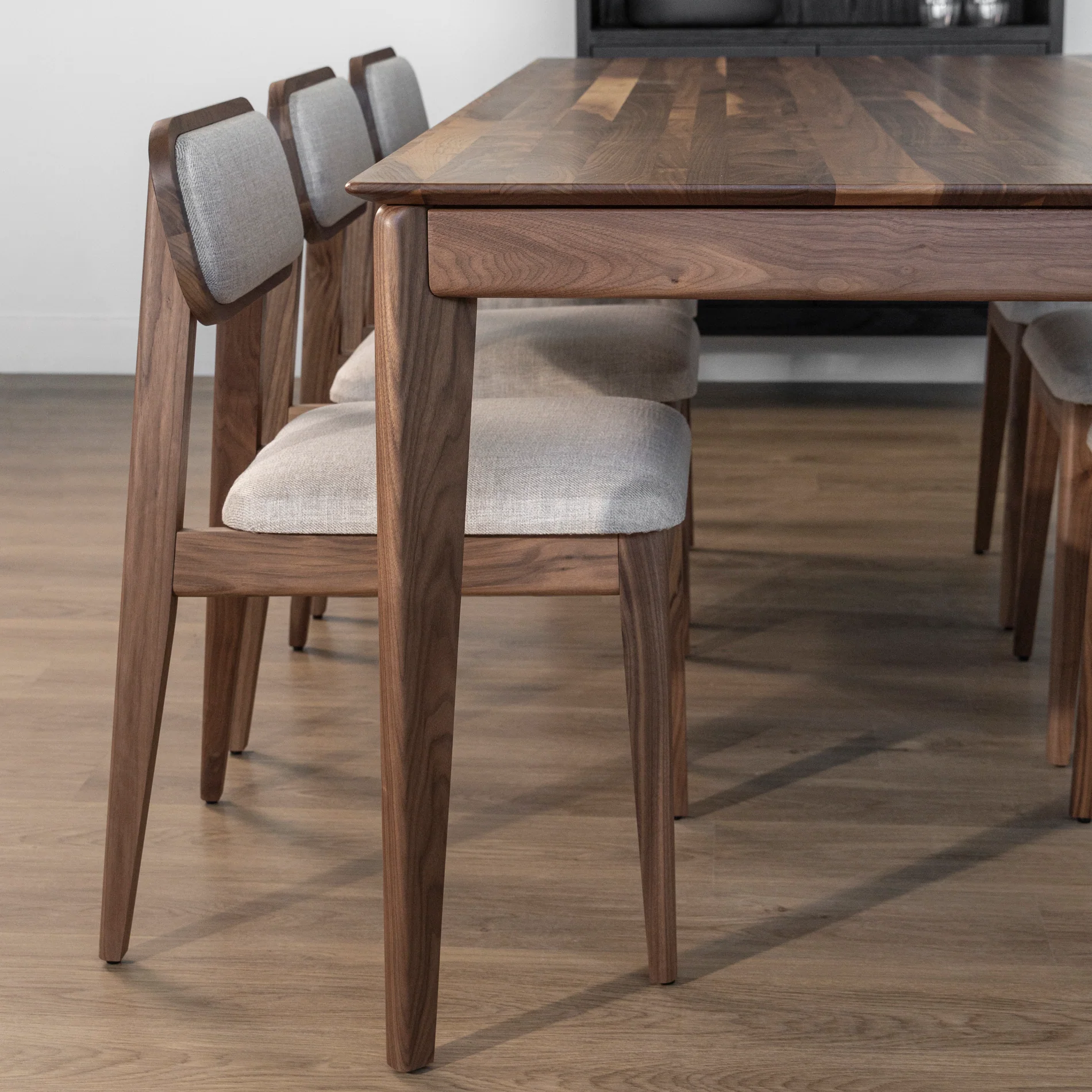 Table de cuisine en noyer massif naturel - St-Martin - Image 3