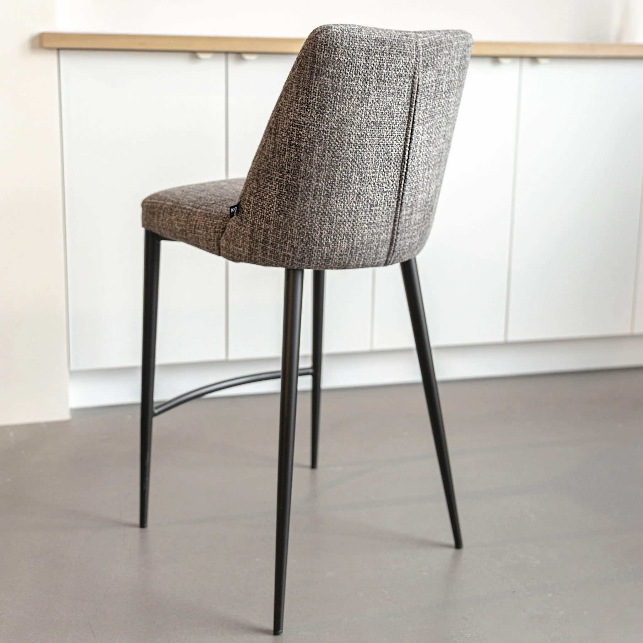 Tabouret comptoir en tissu brun d'argile - Maria - Image 2