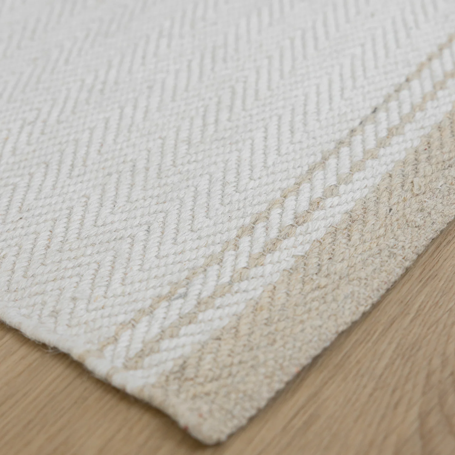 Tapis beige et ivoire - Léonie